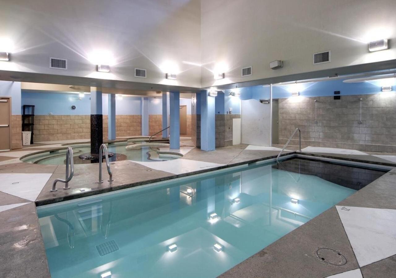 Penthouse At Solar A Resort And Spa Canmore Eksteriør bilde